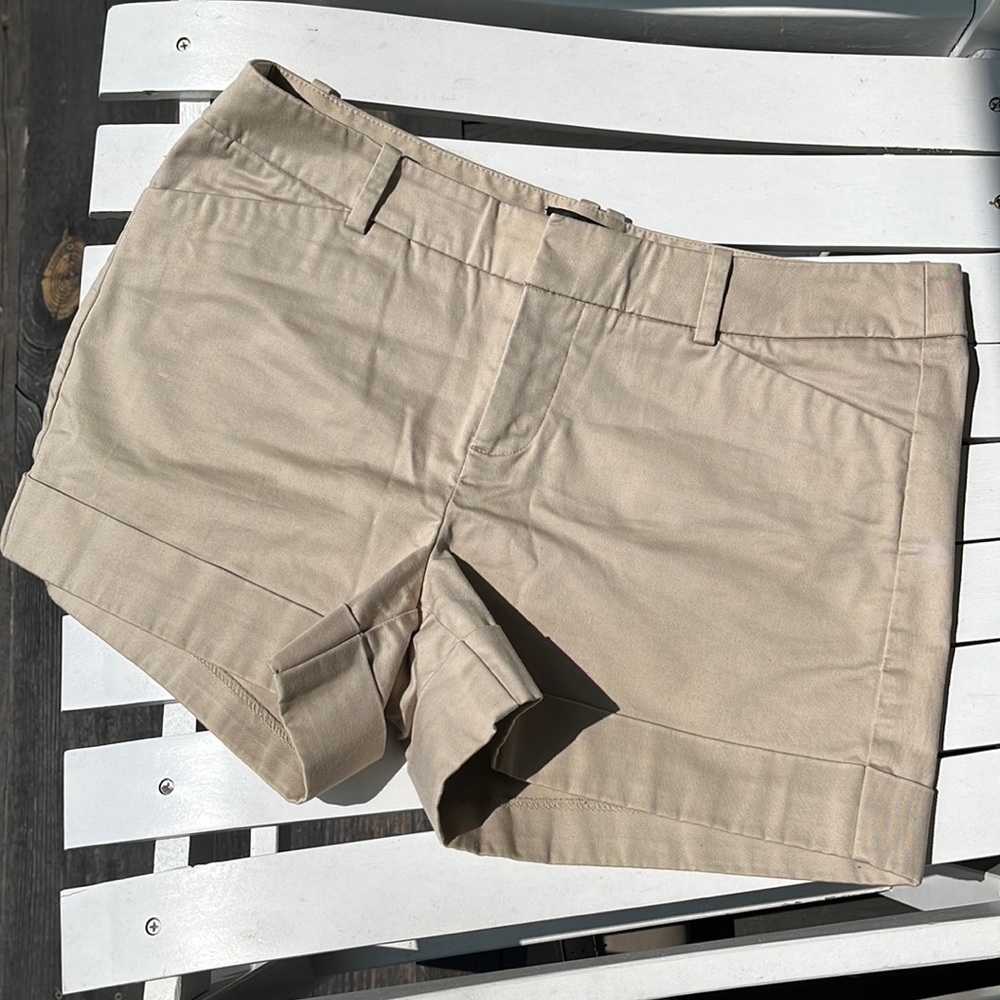 ☀️Mossimo Khaki Shorts Size 6